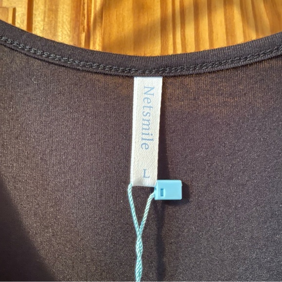 Netsmile Short Sleeve Blouse, Size Large, NWT - Picture 4 of 10